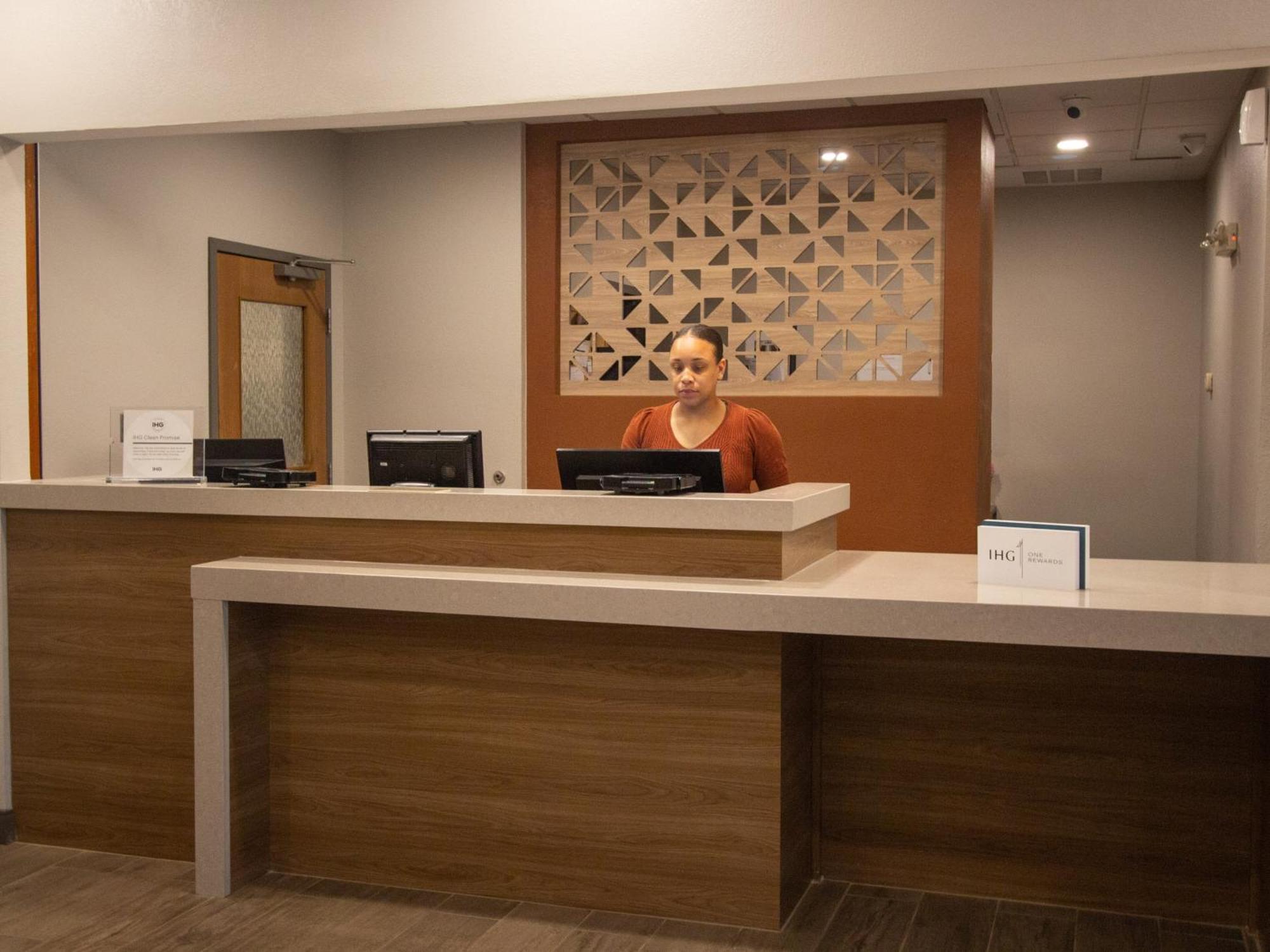 Candlewood Suites Louisville North, An Ihg Hotel Clarksville Zewnętrze zdjęcie